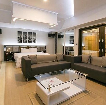 טאויואן Soho Motel מראה חיצוני תמונה